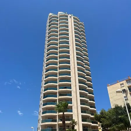 Sea&ifach View With Swimming Pool *